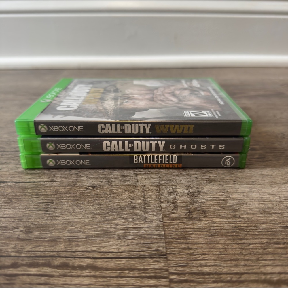 XBOX ONE 3 Game Bundle (Call of Duty & Battlefield)